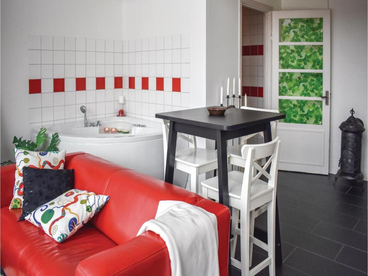 Awesome Home In Vimmerby With Wifi Ngoại thất bức ảnh